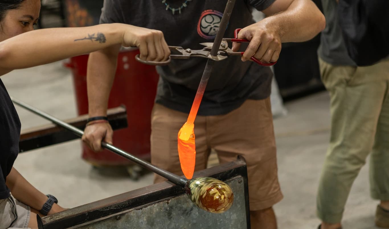 Through Fire & Forms: Melted Memory / Bentuk Ingatan - Program Image