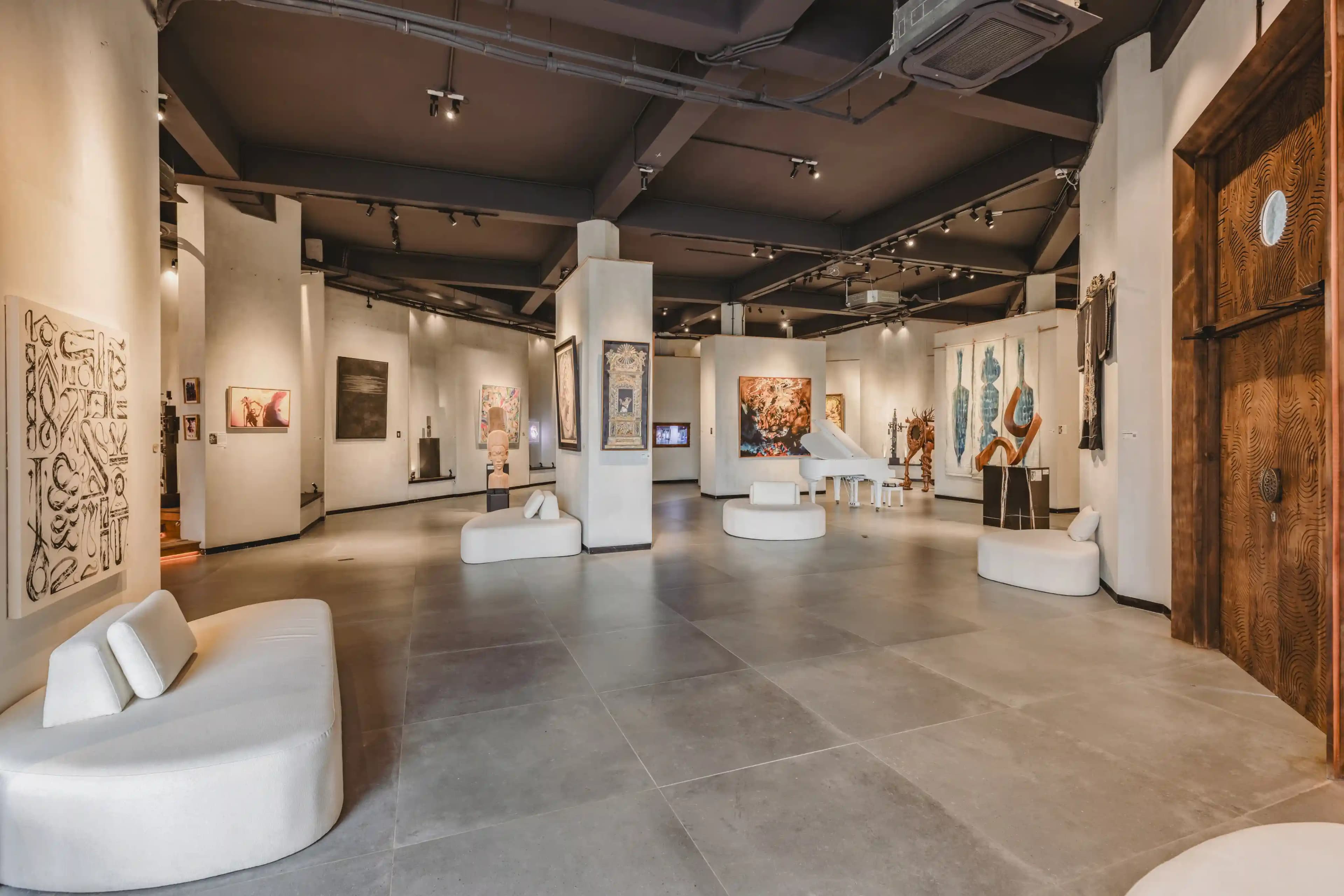 Labyrinth Museum & Labyrinth Gallery