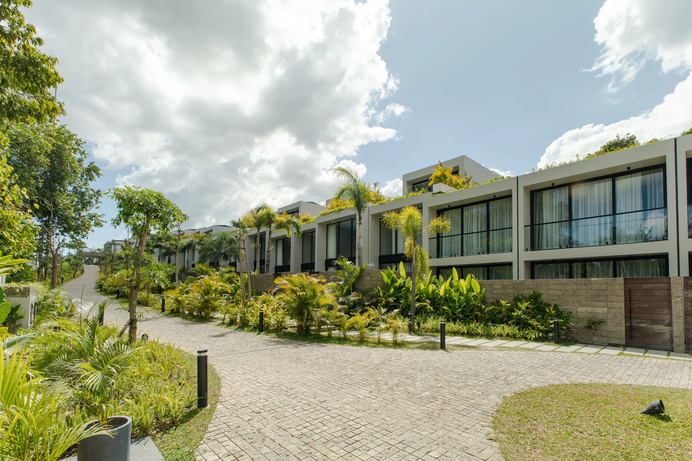 Ecoverse exterior